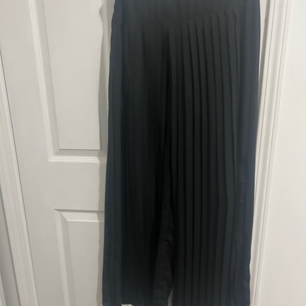 Black Wide Leg Pants - Picture 2 of 3